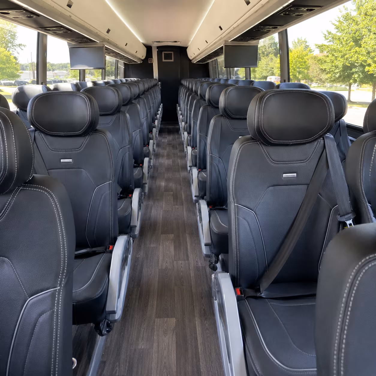 charter bus shuttle service to laguardia jfk and newark liberty