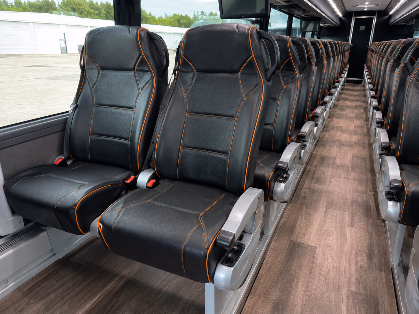 let a party bus handle the ride to wine country